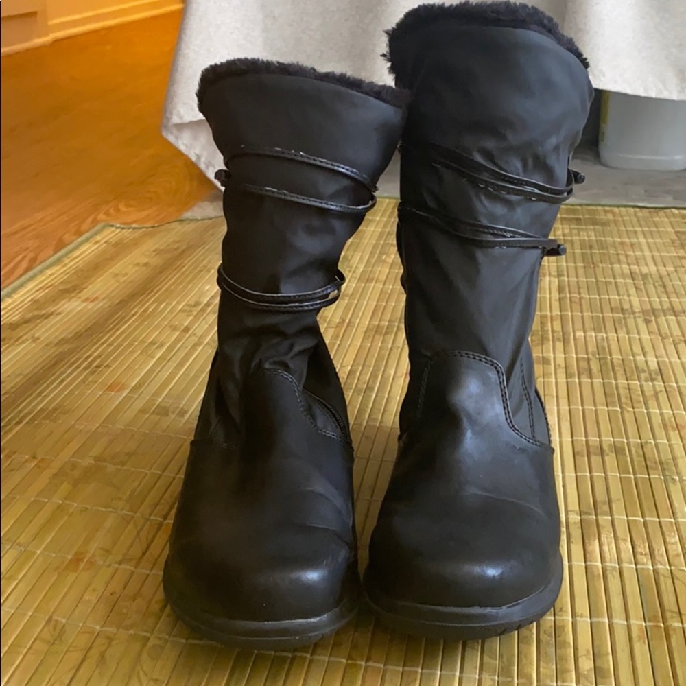 Weatherproof boots